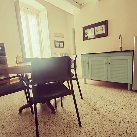 Palazzo Romanelli B&B Трани Экстерьер фото