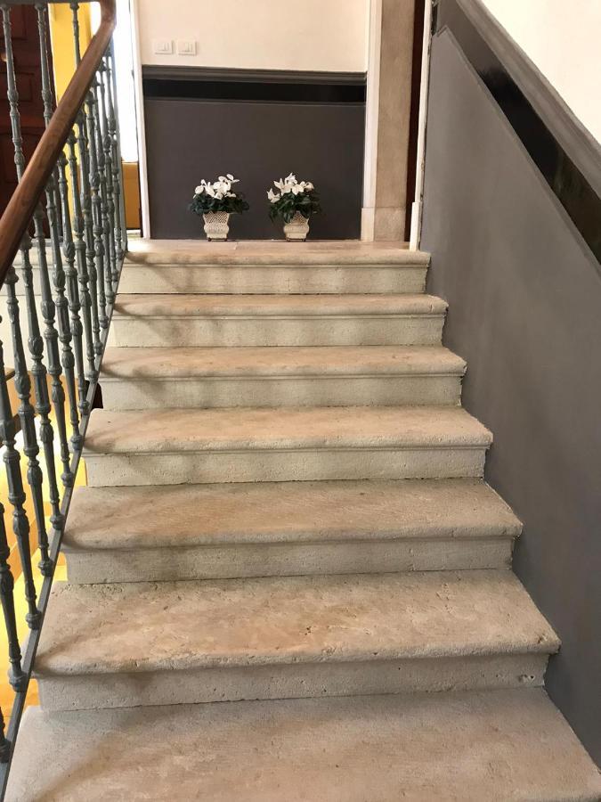 Palazzo Romanelli B&B Трани Экстерьер фото