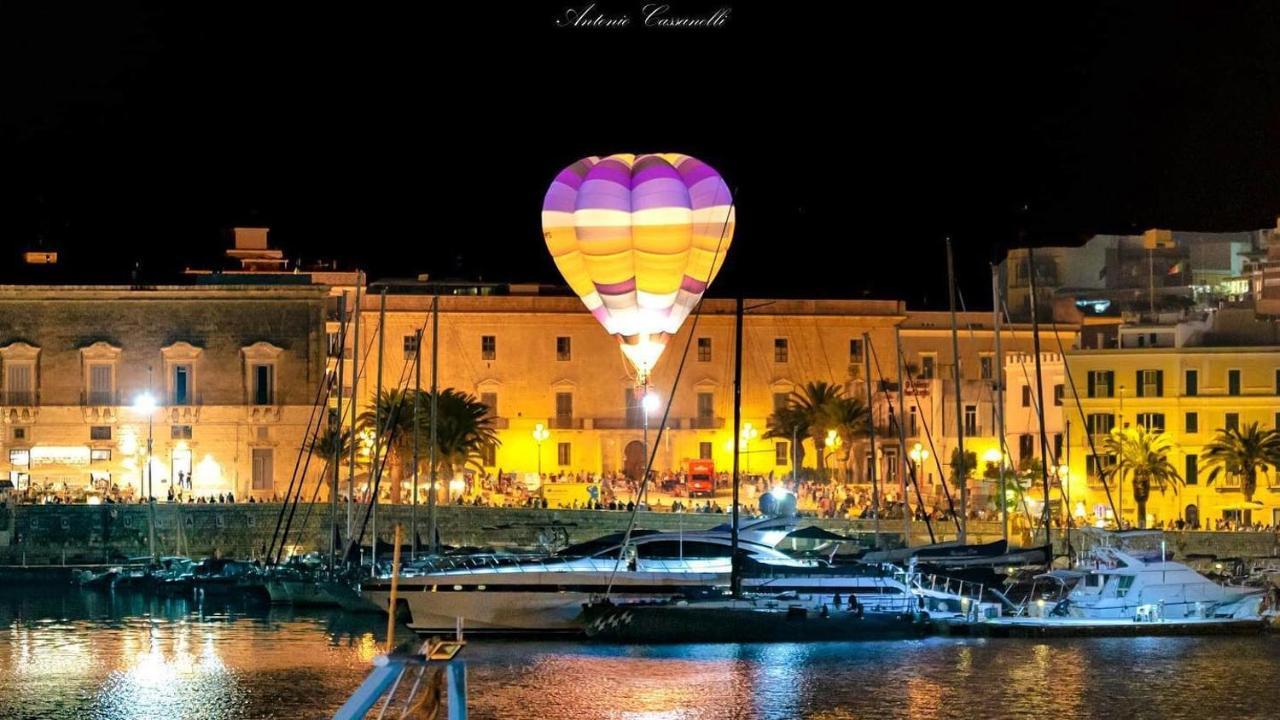 Palazzo Romanelli B&B Трани Экстерьер фото