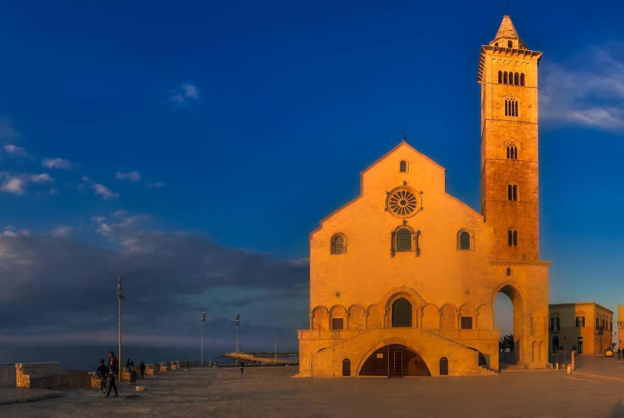 Palazzo Romanelli B&B Трани Экстерьер фото