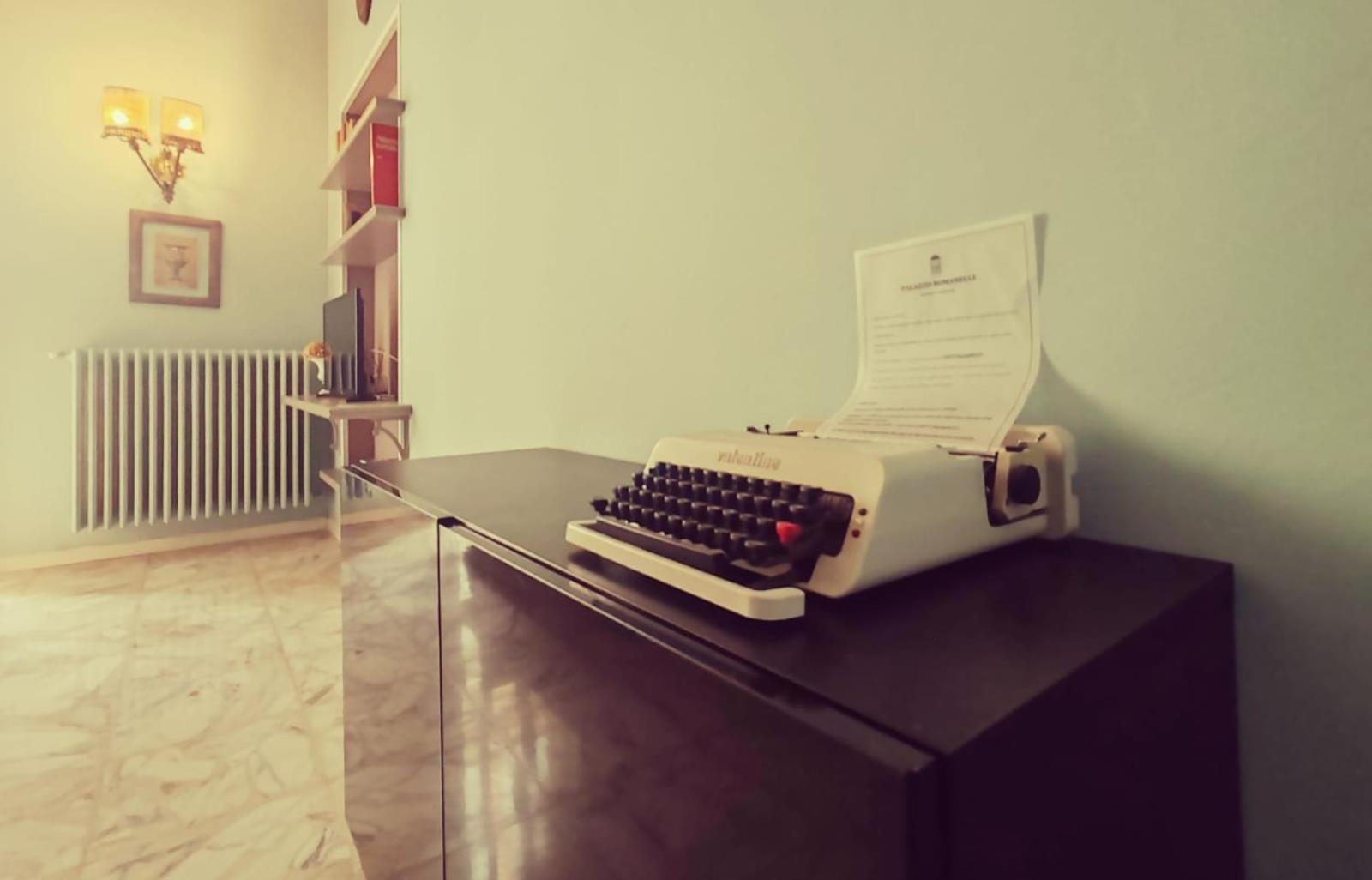 Palazzo Romanelli B&B Трани Экстерьер фото