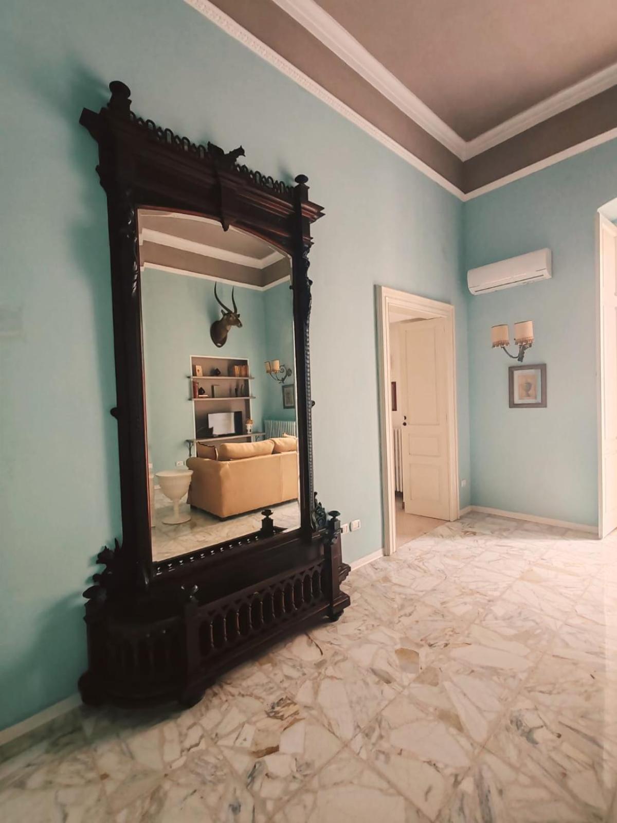 Palazzo Romanelli B&B Трани Экстерьер фото