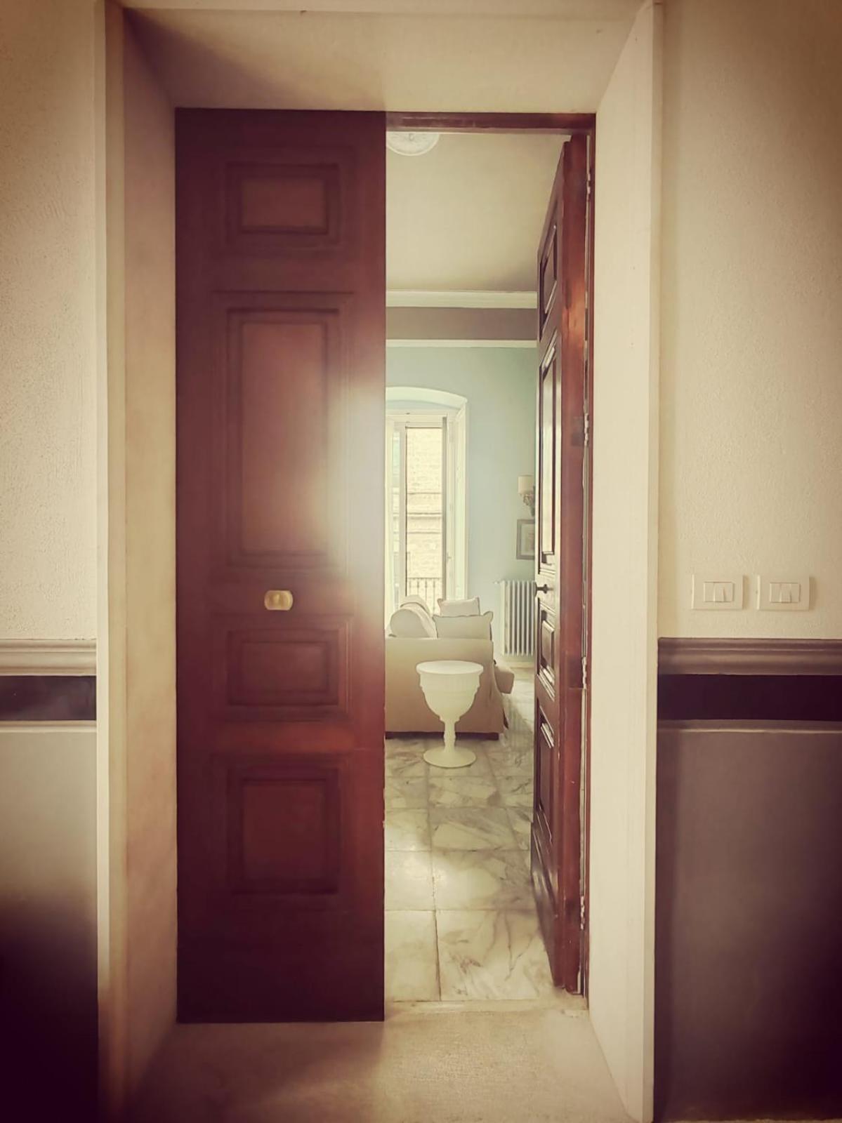 Palazzo Romanelli B&B Трани Экстерьер фото